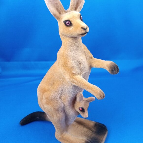 Vintage flocked plastic Kangaroo & Joey figure 7'' SC China - Picture 1 of 7